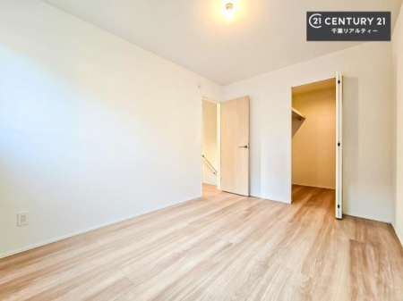 �q������ ���[�X�y�[�X�����Ă��܂��I�������X�b�L�����ڂ��鎖���ł��܂��ˁB
�Ƌ��I�΂Ȃ��V���v���ȃf�U�C���ׁ̈A�Ƌ��I�΂����C�ɓ���̋�ԍ�肪�ł������ł��ˁB