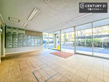 �G���g�����X ��؂Ȃ��q�l���}����G���g�����X�́A�z���ɕ�܂ꂽ�S�n�悢��ԁB
�Z�܂����̌ւ������������A�㎿�ȘȂ܂��ł��B