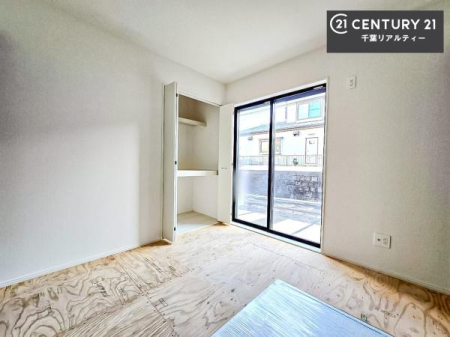 �a�� �܂���͕~����Ă���܂��񂪁A���r���O�Ɨאڂ��Ă���a���ł��I�q�ԂƂ��Ă͂������A�Ǝ��̋x�e�X�y�[�X�Ƃ��Ďg�p����̂������ł��ˁI