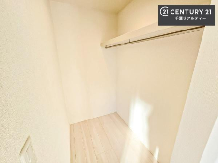 ���[ �E�H�[�N�C���N���[�[�b�g�t���ł��B��������̂��m���Ȃǂ����[���Ă��������ł��ˁI���ɂ���@�������ȂǋG�ߕ��̑傫�ȉƓd�����[�ł��܂��I