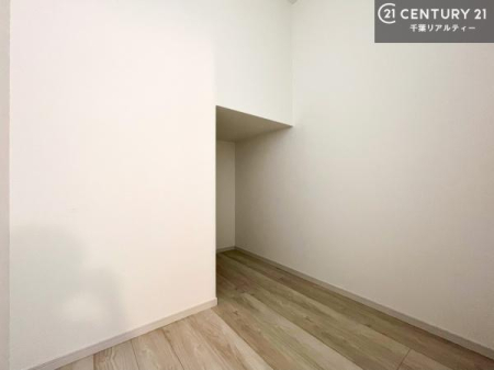 ���ʑ�E���ʏ� ���l���X�y�[�X������̂Ŏ��[�����Ղ�̐��ʎ��I���p�i�̃X�g�b�N��o�X�^�I�����X�b�L���Ǝ��[�ł��Ď��o���₷���I����肪�X�b�L���Еt���ċC�����̗ǂ���ԁI