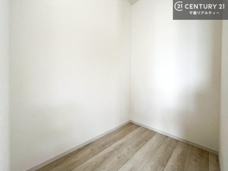 ���[ �E�H�[�N�C���N���[�[�b�g�t���ł��B��������̂��m���Ȃǂ����[���Ă��������ł��ˁI���ɂ���@�������ȂǋG�ߕ��̑傫�ȉƓd�����[�ł��܂��I