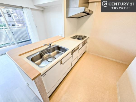 �L�b�`�� ��l�C�̑Ζʎ��V�X�e���L�b�`�����̗p���Ă��܂��I���Ƒ��̃R�~���j�P�[�V���������R�Ƒ�����݌v�ł��B
���q�l�ɂ��ڂ��͂��̂Ŋ������ł��ˁB���[�͂�����܂��I