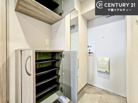 ���� �V���[�Y�{�b�N�X�t���Ȃ̂ŁA���ւ��Еt�����|�������₷���ł��I
�X�b�L���������ւŌ˂��J�����u�ԁA�������̂���S�n������Ԃ��o�}���Ă���܂��B