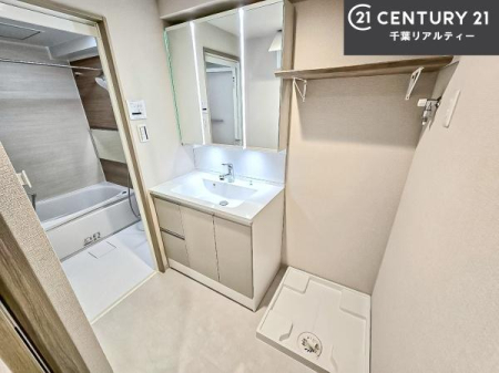 ���ʑ�E���ʏ� �O�ʋ��d�l�̐��ʏ��́A�g�����Ȃ݂����₷������I���͎��[�ɂȂ��Ă��܂��B�h���C���[�₨���ϓ����Еt������̂Ő��ʑ������X�b�L���ƌ����邱�Ƃ��o���܂��I