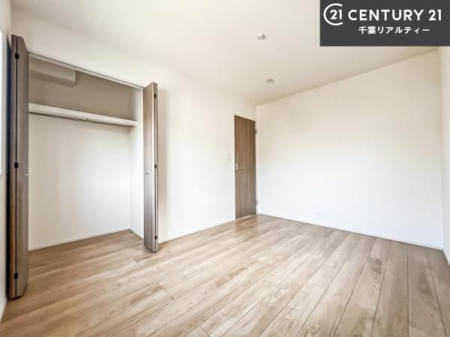 ���r���O�ȊO�̋��� ���[�X�y�[�X�����Ă��܂��I�������X�b�L�����ڂ��鎖���ł��܂��ˁB
�Ƌ��I�΂Ȃ��V���v���ȃf�U�C���ׁ̈A�Ƌ��I�΂����C�ɓ���̋�ԍ�肪�ł������ł��ˁB