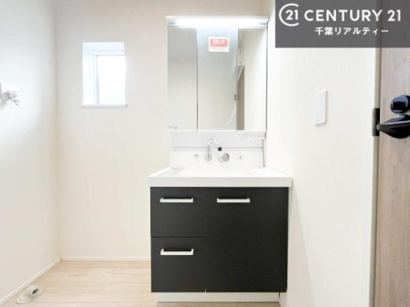 ���ʑ�E���ʏ� �O�ʋ��d�l�̐��ʏ��́A�g�����Ȃ݂����₷������I���͎��[�ɂȂ��Ă��܂��B�h���C���[�₨���ϓ����Еt������̂Ő��ʑ������X�b�L���ƌ����邱�Ƃ��o���܂��I