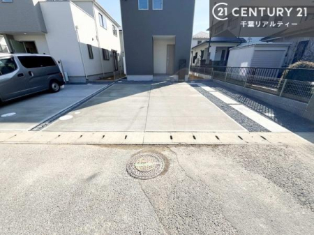 ���ԏ� ���ԃX�y�[�X��2�䕪����܂��I�Z�J���h�J�[�͂������A�o�C�N�⎩�]�ԂȂǂ��u���ꏊ�ɍ���܂���B