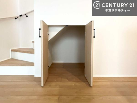 ���[ ���r���O�Ɏ��[�����邩��A�U�炩�肪���ȏ�������ʒu�ցB�S�n�悢��炵���x���܂��B