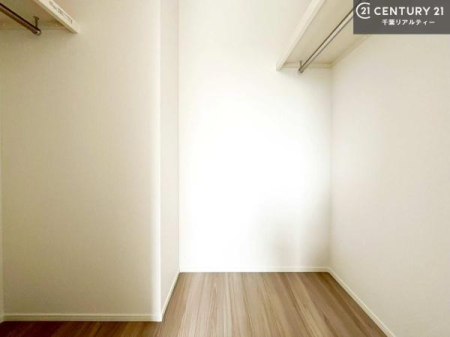 ���[ �E�H�[�N�C���N���[�[�b�g�t���ł��B��������̂��m���Ȃǂ����[���Ă��������ł��ˁI���ɂ���@�������ȂǋG�ߕ��̑傫�ȉƓd�����[�ł��܂��I