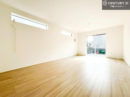 ���r���O �傫�ȑ����炽���Ղ�̗z���������閾�邢���r���O�B�J�����̂��郊�r���O�ŉƑ��c���̂��났�̎��Ԃ��߂����܂��I