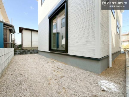 �� ������Ƃ�������X�؁[�X���t���Ă��܂��I�K�[�f�j���O���y���߂����ł��ˁB