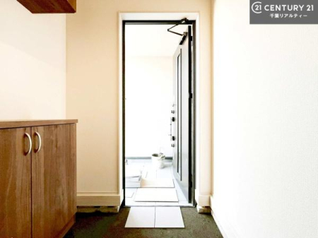 ���� �V���[�Y�{�b�N�X�t���Ȃ̂ŁA���ւ��Еt�����|�������₷���ł��I
�X�b�L���������ւŌ˂��J�����u�ԁA�������̂���S�n������Ԃ��o�}���Ă���܂��B