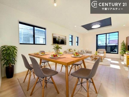 ���r���O �Ƌ��CG�p�[�X�ł��B�D�����z���܂肪���r���O����ł���ċ��S�n�̗ǂ���Ԃ����o���Ă���܂��I
���났�̎��Ԃ��߂����܂��I