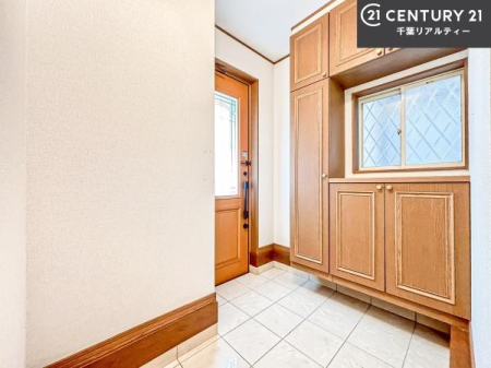 ���� �V���[�Y�{�b�N�X�t���Ȃ̂ŁA���ւ��Еt�����|�������₷���ł��I
�X�b�L���������ւŌ˂��J�����u�ԁA�������̂���S�n������Ԃ��o�}���Ă���܂��B