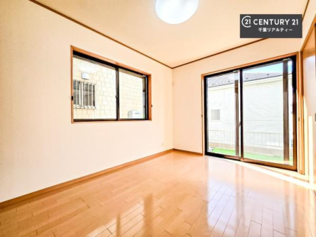 �m�� 2�ʍ̌����m�ۂ������邢�����́A���ʂ����ǂ��A���邭��ϋ��S�n�̗ǂ���ԂƂȂ��Ă���܂��B�����b�N�X���ĉ߂�����S�n�̗ǂ��������ł��I���̖ڊo�߂��X�b�L�����܂��ˁI