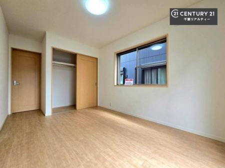 �m�� �V���v���Ƀf�U�C������Ă��邽�߁A�Ƌ��I�т܂���I
���C�ɓ���̉Ƌ��u���Ă��낰���Ԃ���邱�Ƃ��ł��܂��B