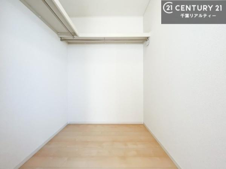 ���[ �E�H�[�N�C���N���[�[�b�g�t���ł��B��������̂��m���Ȃǂ����[���Ă��������ł��ˁI���ɂ���@�������ȂǋG�ߕ��̑傫�ȉƓd�����[�ł��܂��B