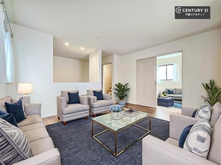 ���r���O �Ƌ��CG�p�[�X�ł��B�J�����̂���L�XLDK�I�\�t�@�[��_�C�j���O�e�[�u����u���Ă������ɂȂ�Ȃ��̂ŉ��K�ɉ߂����܂��I�R�~���j�P�[�V���������₷�����r���O�ł��I