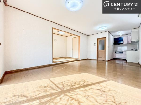 ���r���O �S�n�ǂ����r���O�͉Ƒ������R�ƏW�܂�܂��B�Ƒ��c�R�̎��Ԃ����������ł��B���Ƒ��ƁA����w�[���������Ԃ��߂��������ł��ˁB