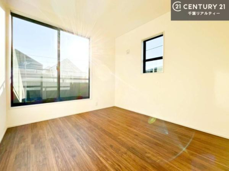 �Q�� �o���R�j�[�ɖʂ��Ă���m���ł��B���邭�����肪����A���C����������ł��܂��I���N���āA�O�ɏo�Ĕw�L�т����[�ċz�����ǂ������}������邱�Ƃ��ł��܂��B