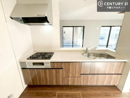 �L�b�`�� ��Ƃ����₷���V�X�e���L�b�`���ł��I���[����������t���Ă���̂ŁA�����X�y�[�X�ɕ���u���Ȃ��čςނ̂ŁA�L�X�g���āA���K�ɍ�Ƃ��ł��܂��I