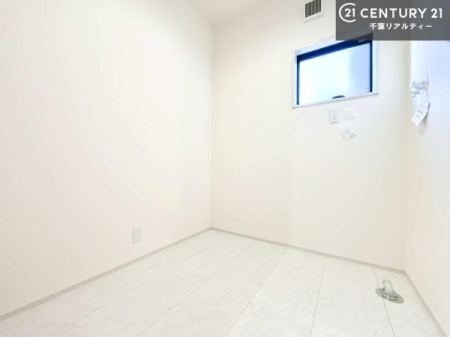 ���ʑ�E���ʏ� ���ʏ��ƒE�ߏ������ꂼ��Ɨ����Ă��܂��B���̂��߂��Ƒ����������ł����S���Đ��ʏ��𗘗p�ł��܂��B