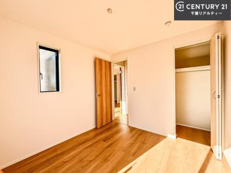 ���r���O�ȊO�̋��� ���[�X�y�[�X���[���I�������X�b�L�����ڂ��鎖���ł��܂��ˁB
�Ƌ��I�΂Ȃ��V���v���ȃf�U�C���ׁ̈A�Ƌ��I�΂����C�ɓ���̋�ԍ�肪�ł������ł��ˁB