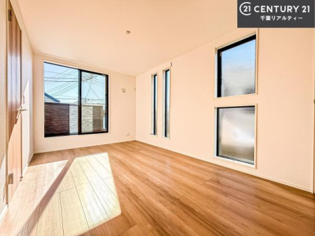 �m�� �V���v���Ƀf�U�C������Ă��邽�߁A�Ƌ��I�т܂���I
���C�ɓ���̉Ƌ��u���Ă��낰���Ԃ���邱�Ƃ��ł��܂��B