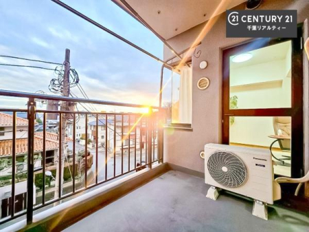 �o���R�j�[ �z�����ӂ�������o���R�j�[�́A�L�X�Ƃ��Ă���A���󕨂������悭���������łȂ��A�A������Ă���A�Ǐ���e�B�[�^�C�����y���ތe���̏�Ƃ��Ă��������߂ł��B