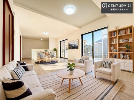 ���r���O �Ƌ��CG�p�[�X�ł��B�J�����̂���L�XLDK�I�\�t�@�[��_�C�j���O�e�[�u����u���Ă������ɂȂ�Ȃ��̂ŉ��K�ɉ߂����܂��I�R�~���j�P�[�V���������₷�����r���O�ł��I