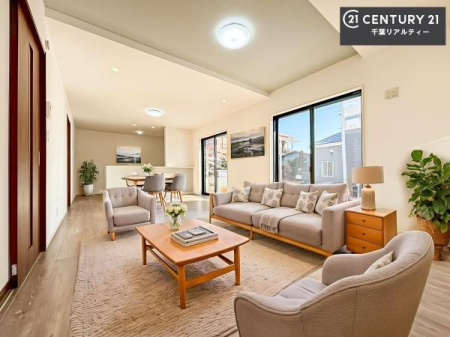 ���r���O �Ƌ��CG�p�[�X�ł��B�J�����̂���L�XLDK�I�\�t�@�[��_�C�j���O�e�[�u����u���Ă������ɂȂ�Ȃ��̂ŉ��K�ɉ߂����܂��I�R�~���j�P�[�V���������₷�����r���O�ł��I