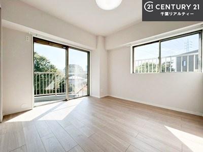 �m�� �o���R�j�[�ɖʂ��Ă���m���ł��B���邭�����肪����A���C����������ł��܂��I���N���āA�O�ɏo�Ĕw�L�т����[�ċz�����ǂ������}������邱�Ƃ��ł��܂��B