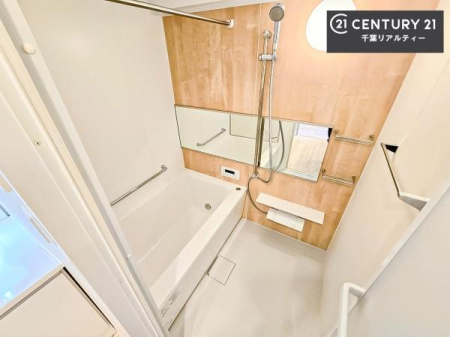 ���� �������������l�̕��͋C�̃o�X���[���́A�����o�Ă��ăo�X�^�C�����[���I
���d���撣���Ă��邲�J���ɂ��D�݂̓����̓����܂����āA�y����ł݂Ă͂������ł��傤���H