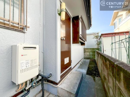 ���̑����n ������̂���L�b�`���́A��炵�ɂ�Ƃ�������炷�������d�l�B
�����Ƀj�I�C��������ɂ����A���K�ȏZ����ۂĂ܂��B