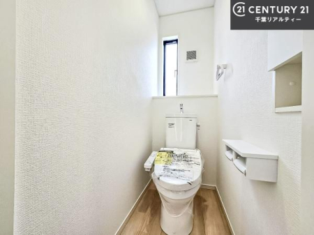 �g�C�� �������֍��ɂ��A�~��͕֍����g�����ł���̂ŗ₽���֍��ɍ��炸�ɍςފ������d�l�ł��I
