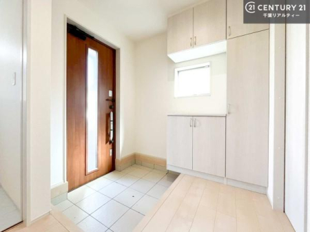 ���� �V���[�Y�{�b�N�X�t���Ȃ̂ŁA���ւ��Еt�����|�������₷���ł��I
�X�b�L���������ւŌ˂��J�����u�ԁA�������̂���S�n������Ԃ��o�}���Ă���܂��B