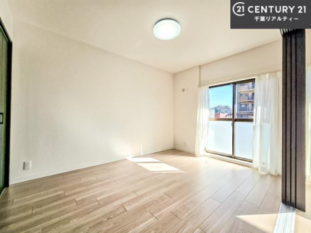 �m�� �o���R�j�[�ɖʂ��Ă���m���ł��B���邭�����肪����A���C����������ł��܂��I���[�X�y�[�X���[�����Ă���̂ŎU�炩�������������T�b�ƕЕt�����܂��I