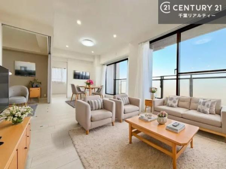 ���r���O �Ƌ��CG�p�[�X�ł��B�J�����̂���L�XLDK�I�\�t�@�[��_�C�j���O�e�[�u����u���Ă������ɂȂ�Ȃ��̂ŉ��K�ɉ߂����܂��I