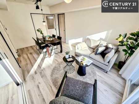 ���r���O �S�n�ǂ����r���O�͉Ƒ������R�ƏW�܂�܂��B�Ƒ��c�R�̎��Ԃ����������ł��B���Ƒ��ƁA����w�[���������Ԃ��߂��������ł��ˁB���邭�J���I�ȋ�Ԃł��B