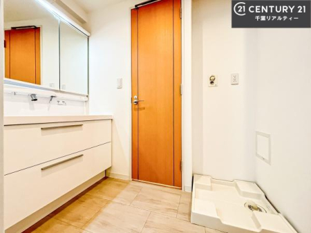 ���ʑ�E���ʏ� �g�Ȃ�𐮂�����ʏ��́A���������厖�ł��I������̐������̂��镵�͋C�����o�I�C�����悭���g�����������܂��B�L�X�����X�y�[�X���������ł��ˁI