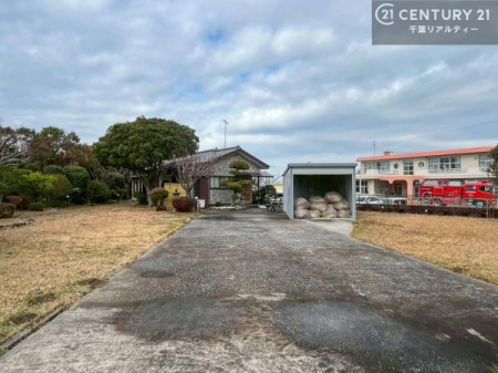 ���n�y�n�ʐ^ ������������Z��X�A���͂ɂ͍����������Ȃ��A�󂪍L���J����������A
�z�����傫���Ղ��邱�Ƃ�����܂���B�C�����̗ǂ������ʂ蔲����X���݂ł�
