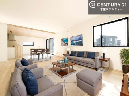 ���r���O �Ƌ��CG�p�[�X�ł��B�J�����̂���L�XLDK�I�\�t�@�[��_�C�j���O�e�[�u����u���Ă������ɂȂ�Ȃ��̂ŉ��K�ɉ߂����܂��I�R�~���j�P�[�V���������₷�����r���O�ł��I