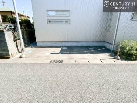 ���ԏ� ���ԃX�y�[�X��3�䕪����܂��I�Z�J���h�J�[�͂������A�o�C�N�⎩�]�ԂȂǂ��u���ꏊ�ɍ���܂���B