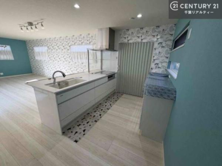 �L�b�`�� ��l�C�̑Ζʎ��V�X�e���L�b�`�����̗p���Ă��܂��I���Ƒ��̃R�~���j�P�[�V���������R�Ƒ�����݌v�ł��B
���q�l�ɂ��ڂ��͂��̂Ŋ������ł��ˁI�L�X�g���ĉ��K�ɍ�Ƃ��i�݂܂��B