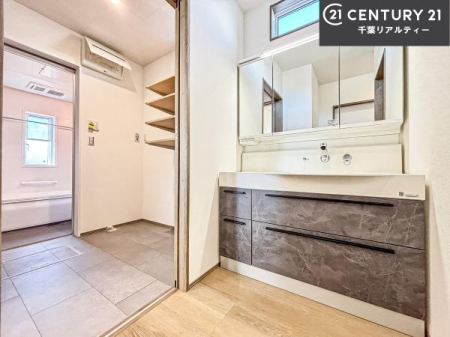 ���ʑ�E���ʏ� �����̂������ʏ��́A���ƕ�������₷���A���ł����K�ɂ��g�����������܂��B�O�ʋ��Ŏg�����肪�ǂ��A�������[�������Ă���܂��̂ŁA���p�i��X�L���P�A�p�i���������萮���ł��܂��B