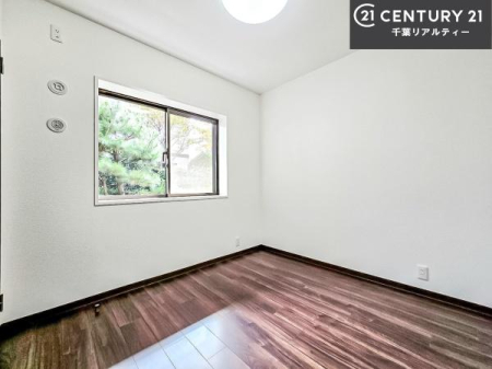 �q������ �_�炩���z�����������ޖ��邢�����������o����݌v�B�ʌ��̎��鑋���C�����̗ǂ���������n��グ�܂��B���̖ڊo�߂��X�b�L�����܂��I