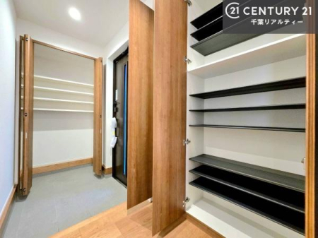 ���� �V���[�Y�C���N���[�N�t���ł��I�V���[�Y�����łȂ��x�r�[�J�[��܂��ݎ��]�ԁA�A�E�g�h�A�p�i���X�b�L���ƕЕt�����܂��I