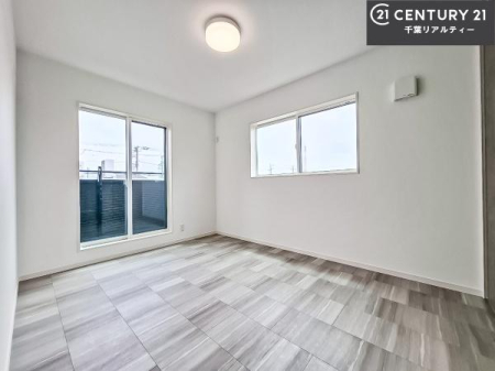 �m�� �o���R�j�[�ɖʂ��Ă���m���ł��B���邭�����肪����A���C����������ł��܂��I���N���āA�O�ɏo�Ĕw�L�т����[�ċz�����ǂ������}������邱�Ƃ��o�������ł��ˁI