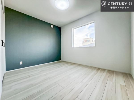 �m�� ���邭���ʂ��̗ǂ������ł��B�u�V���v���v�Ƀf�U�C�����ꂽ�����B���R�x�������̂ŉƋ�⃌�C�A�E�g�ł��D�݂̋�Ԃ�n��グ���܂��B